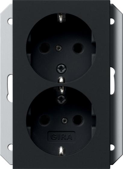 Gira Schuko-Steckdose USB-A und USB-C erhöhtem Berührungsschutz